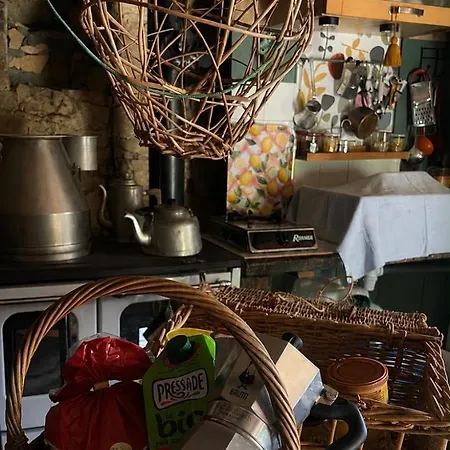 Camping Venez Dans Notre Caravane Dans Les Baronnies Insolite Labastide (Hautes-Pyrenees)
